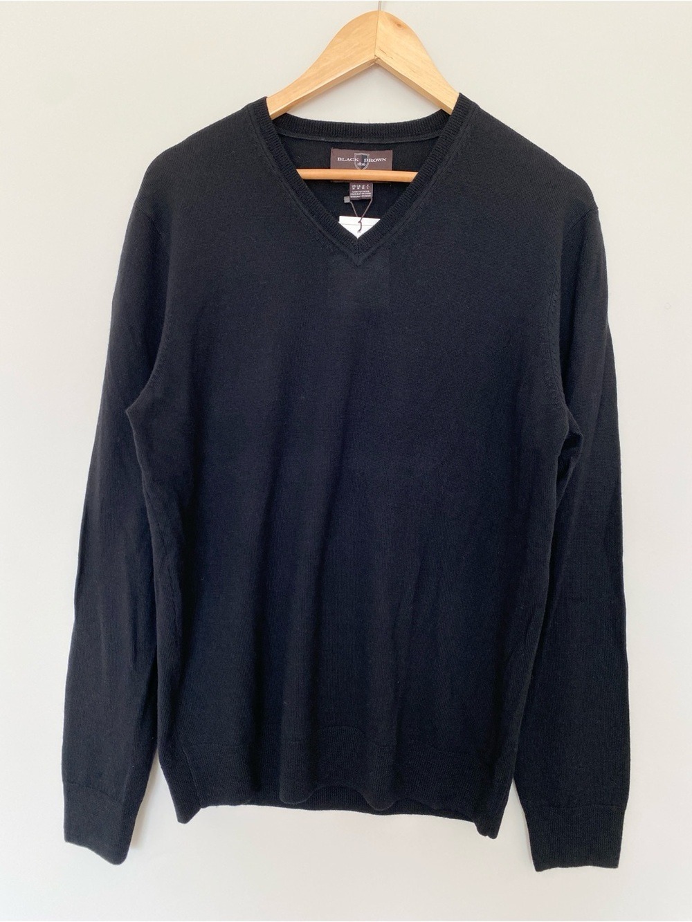 Black Brown 1826 Mens 100% ExtraFine Merino Wool Sweater V-Neck Black Sz M